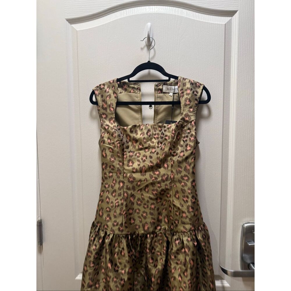 Elliatt Elara Drop Waist Midi Dress in Leopard Print in Green Dress size S NWT - Picture 7 of 8
